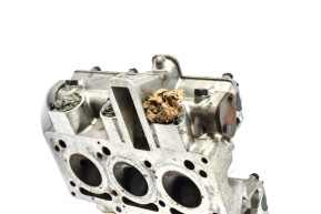 Carb cylinder head without rocker cover