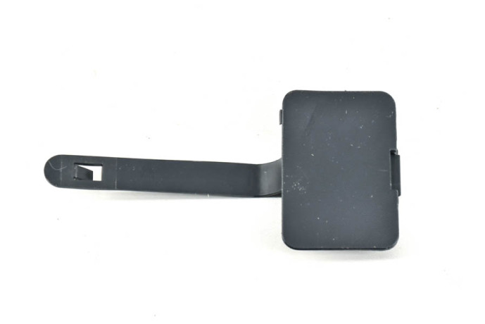Rear bumper access hatch