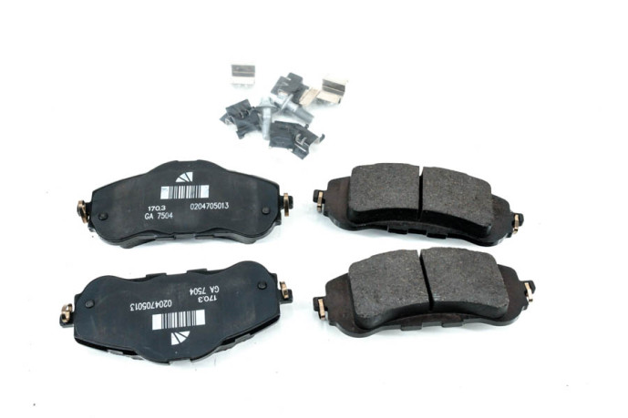 Set of 4 front brake pads