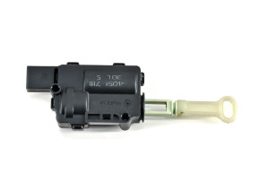 Actionn side door locking front