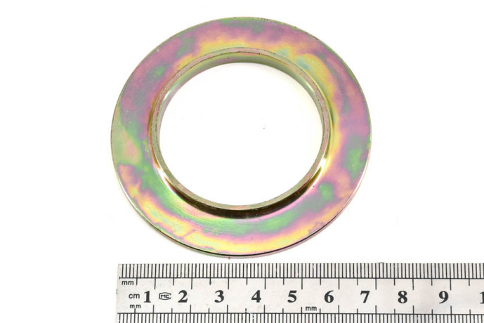 Shaft input flange deflector