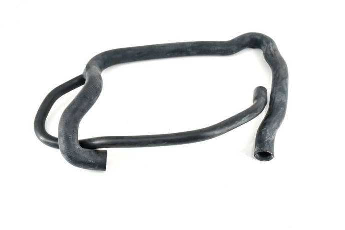 Lower radiator fitting