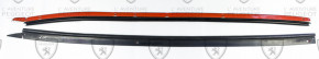 Front right door seal on body
