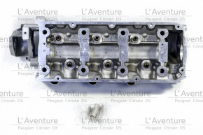 Bare right cylinder head zn3j