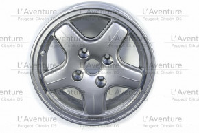 Light alloy wheel