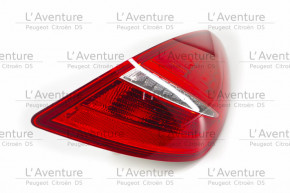Right rear light