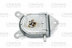 Left electric window reducer