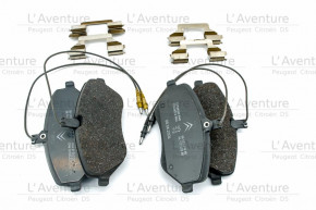 Set of 4 front brake pads