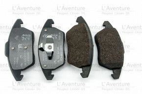 Set of 4 front brake pads