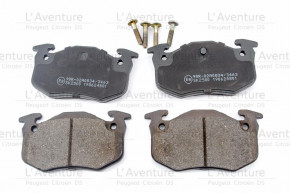 Set of 4 rear brake pads