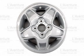 Light alloy wheel