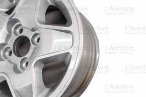 Light alloy wheel