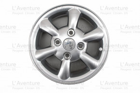 Light alloy wheel