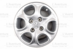 Light alloy wheel