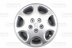 Light alloy wheel