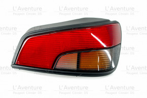 Clear right rear light