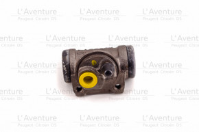 Cylindre de roue gauche