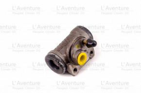 Cylindre de roue gauche