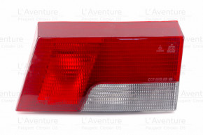 Right tail light
