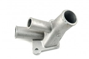 Engine water inlet manifold