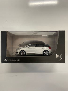 1/43 ds 5 2015 pearl white