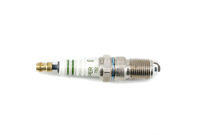 Engine spark plug