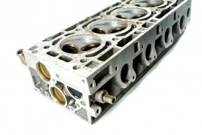 Injection cylinder head