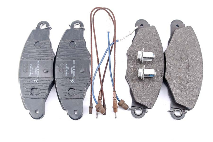 Set of 4 brake pads