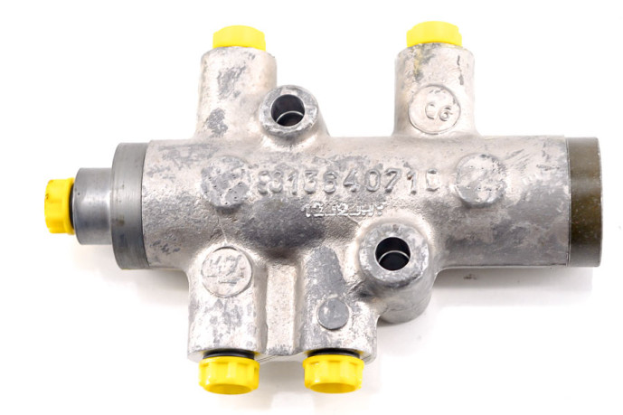 Hydractive anti-sag valve