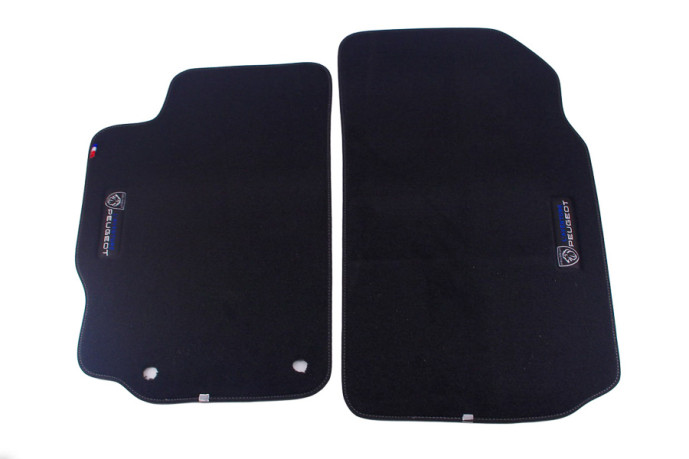 Tapis textile noir, coupe...