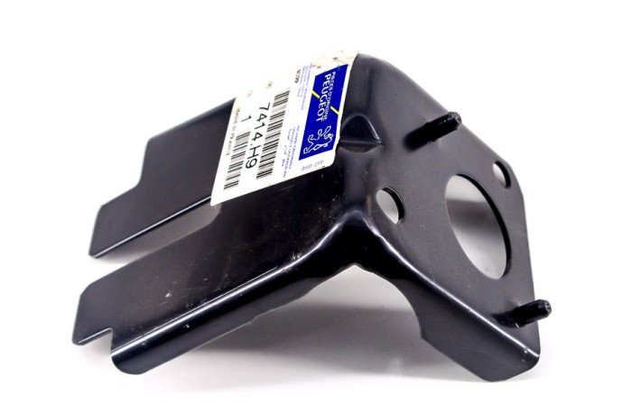 Front right bumper bracket