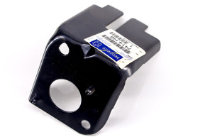 Front right bumper bracket