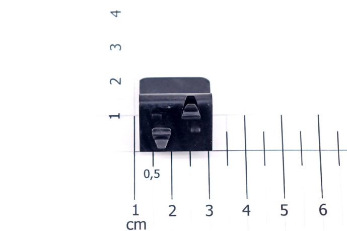 Hood stand retaining clip