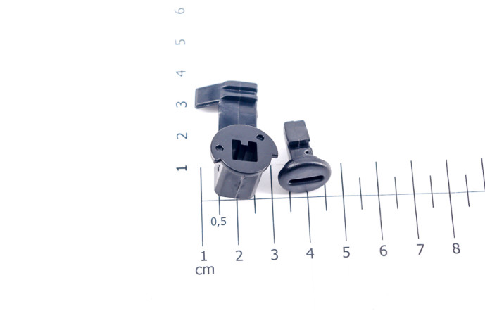 Entry sheet maintaining clip