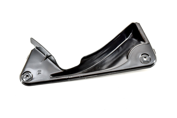 Right front fender bracket