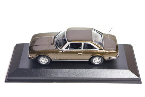 1/43 504 1976 coupe brown