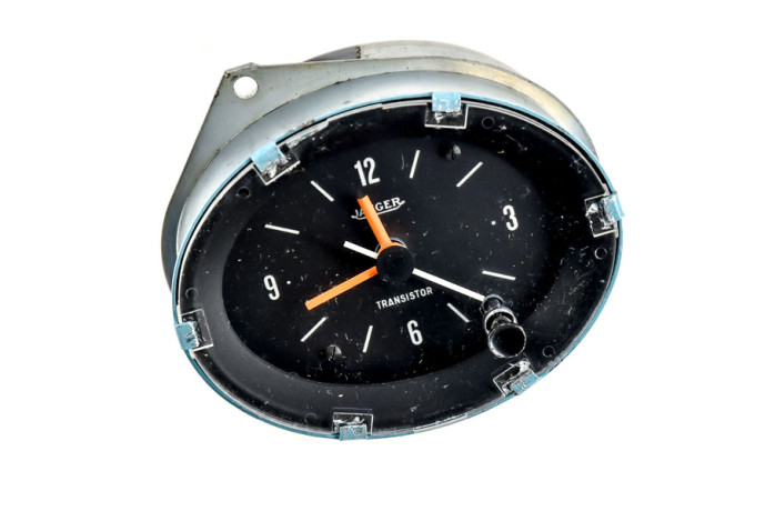 Used ​​revised dashboard watch