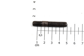 Front exhaust tube fixing stud