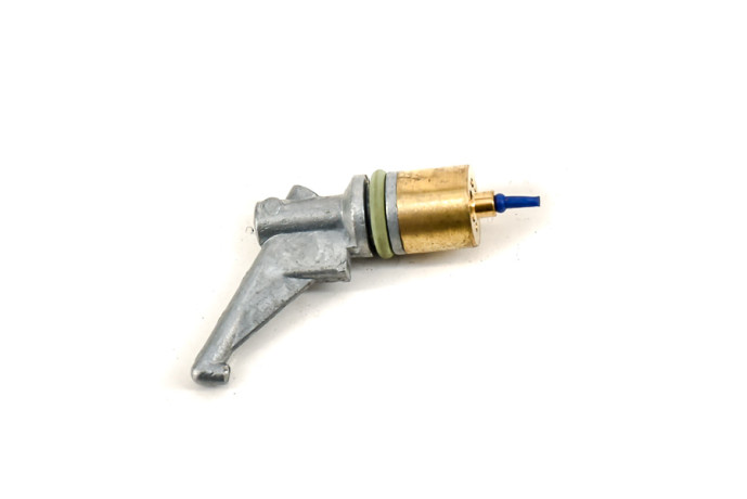 Carburetor pump injector