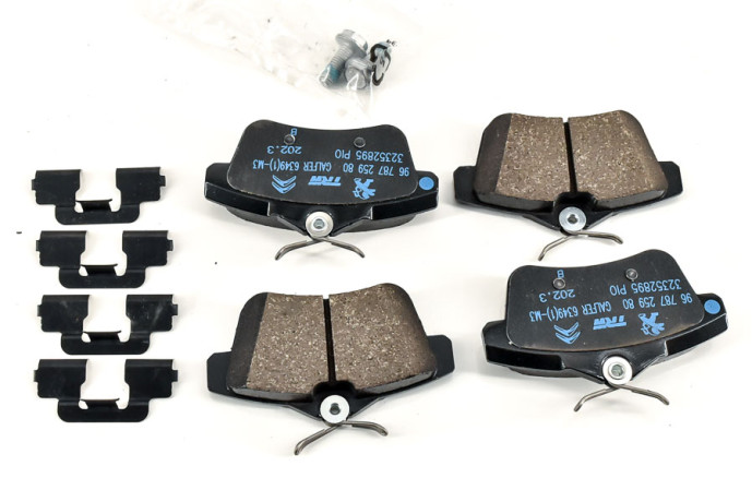 Set of 4 rear brake pads
