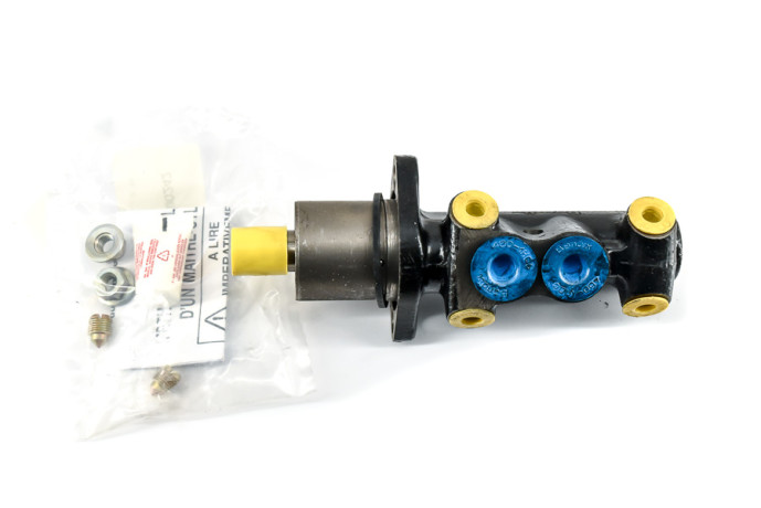 Brake master cylinder