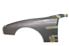 Left front wing (mounting traces)