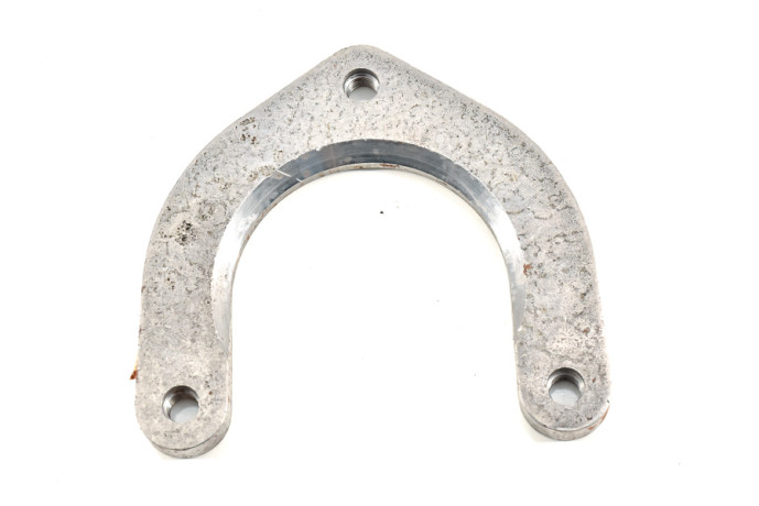 Front exhaust pipe flange