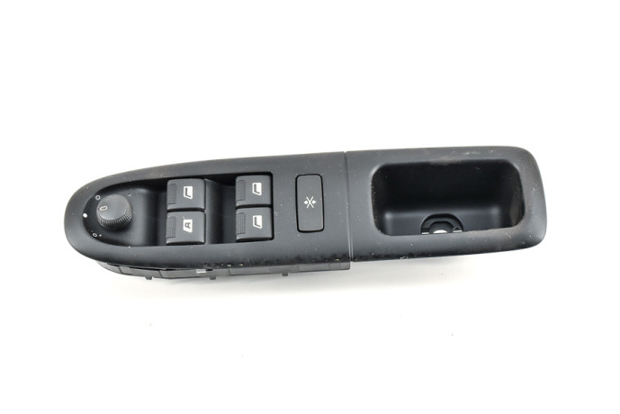 Left contactor plate